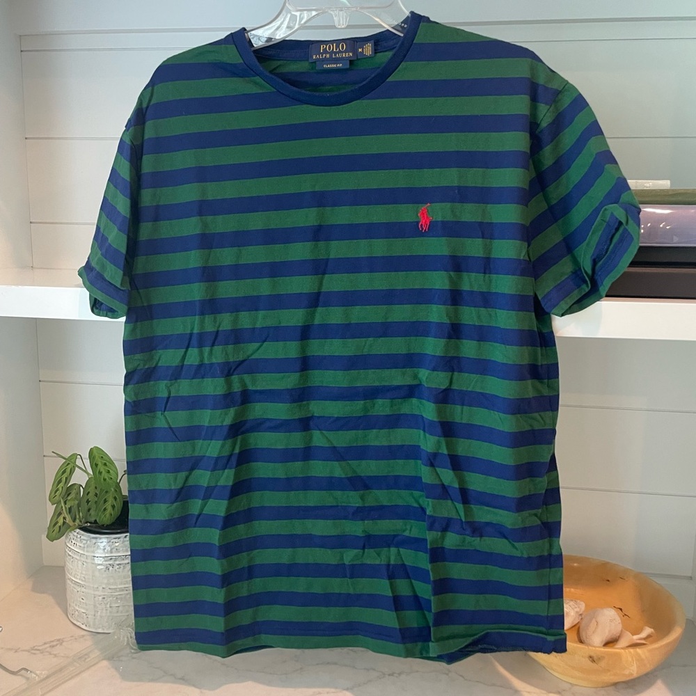 Polo men’s tee size medium